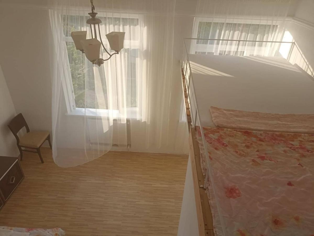 Bis-A Guesthouse 마킨자우리 외부 사진