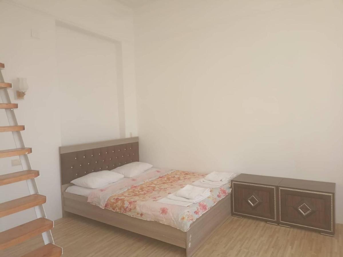 Bis-A Guesthouse 마킨자우리 외부 사진