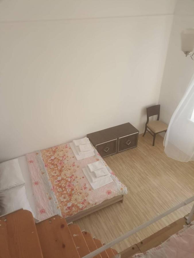 Bis-A Guesthouse 마킨자우리 외부 사진