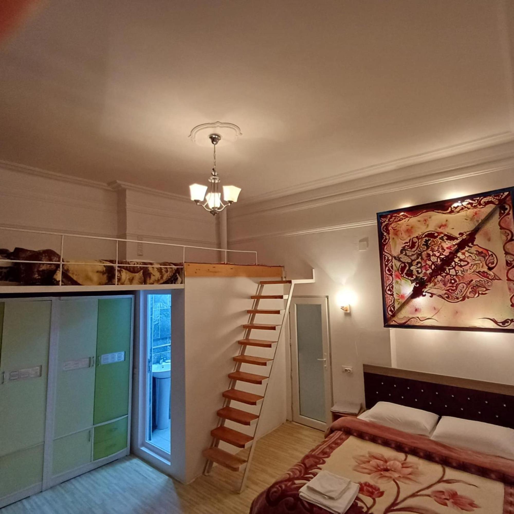 Bis-A Guesthouse 마킨자우리 외부 사진