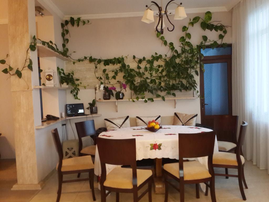 Bis-A Guesthouse 마킨자우리 외부 사진